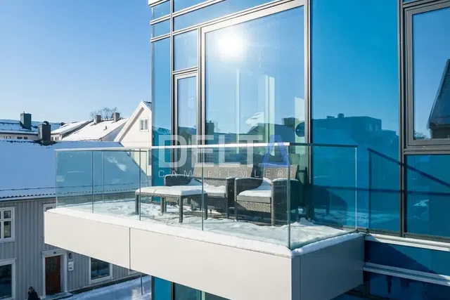 Balkon Camı Mavi Tonlu Cam Filmi Uygulamasısı - İstanbul konut alanı cam filmi örneği
