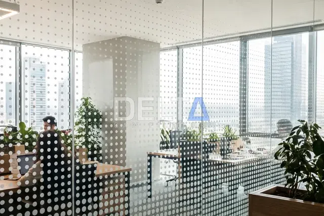 Ofis Nokta Desenli Kumlama Folyo Uygulaması - İstanbul ofis ve ticari alan cam filmi örneği